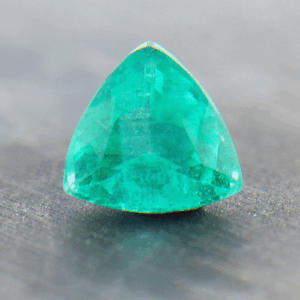 EMERALD .92ct Trillion 6.5 EM011