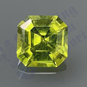 Peridot 1.10cts Asscher 6 PE012