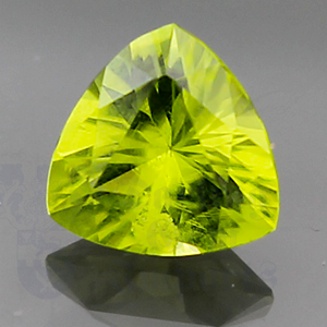 Peridot 1.64ct Trillion 8 PE023
