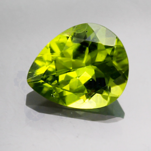 Peridot 4.40ct Pear 12x10 PE028