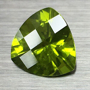 Peridot 4.58cts Trillion 11.2 Checkerboard PE047