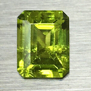 Peridot 2.4cts Emerald Cut 8.7x6.9 PE050
