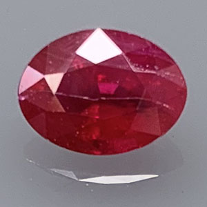 RUBY 0.9cts Oval 6.8x5  RU039