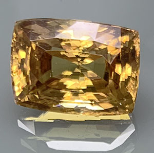 Zircon 15.54cts Antique Oval 14.4x10.3 Champagne BZ019