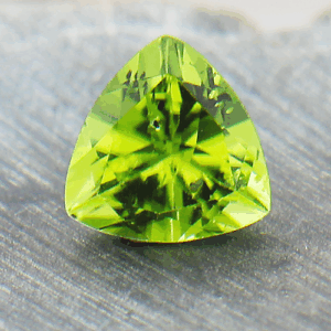 Peridot 3.76ct Trillion 10 PE013