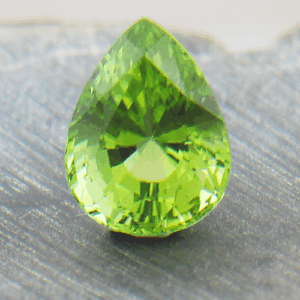 Peridot 4.93cts pear 11.7x9 PE014