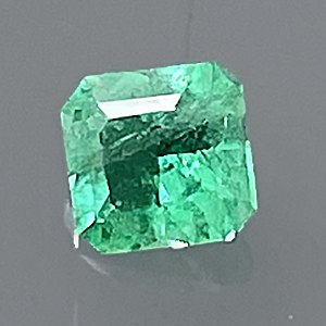 Emerald .31ct Asscher 3.9 BOS095