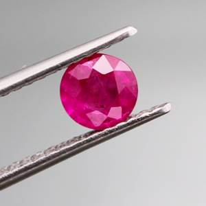 Ruby 1.12ct Round 6.3 BOS055
