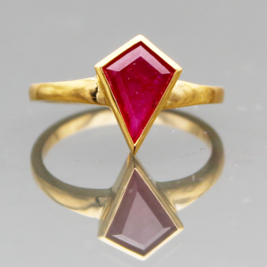 Ruby 1.25ct Kite 11x7 14K YG Ring FIN007